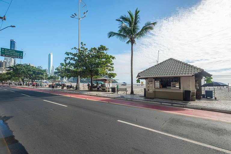 ITNC013 - Avenida Atlântica | Amplo apê com 3Q+3WC