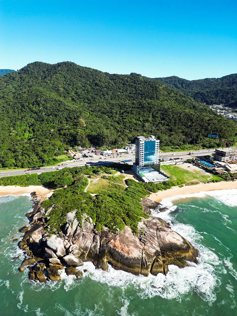Suíte vista montanha no Blue Sea Hotel, lazer completo beira