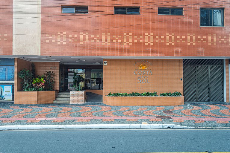 CTSL052- Centro BC com 3Q, 2 vagas e churrasqueira