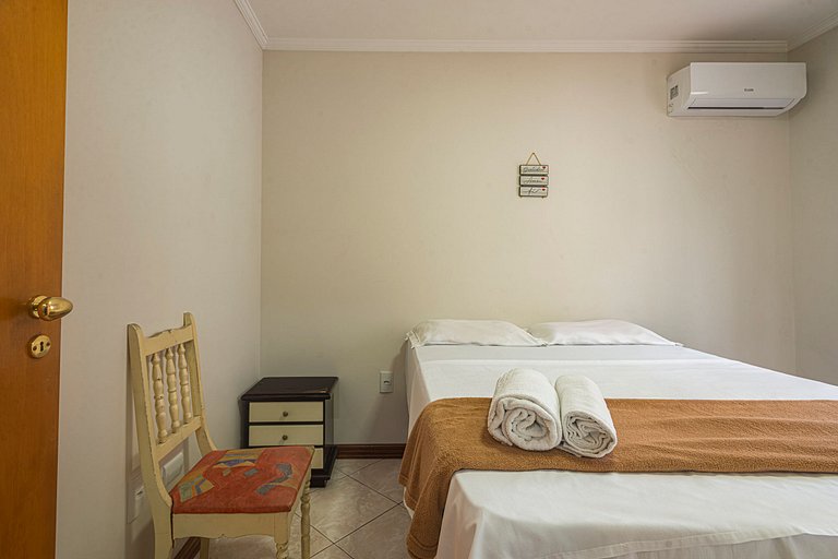 Conforto no centro com 3Q, 2 vagas e churrasqueira
