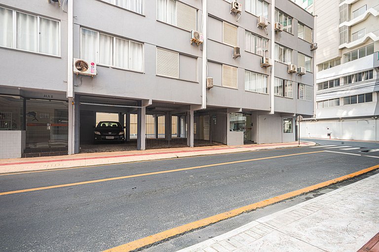 LSAL021- Top localização: conforto a 1min da areia