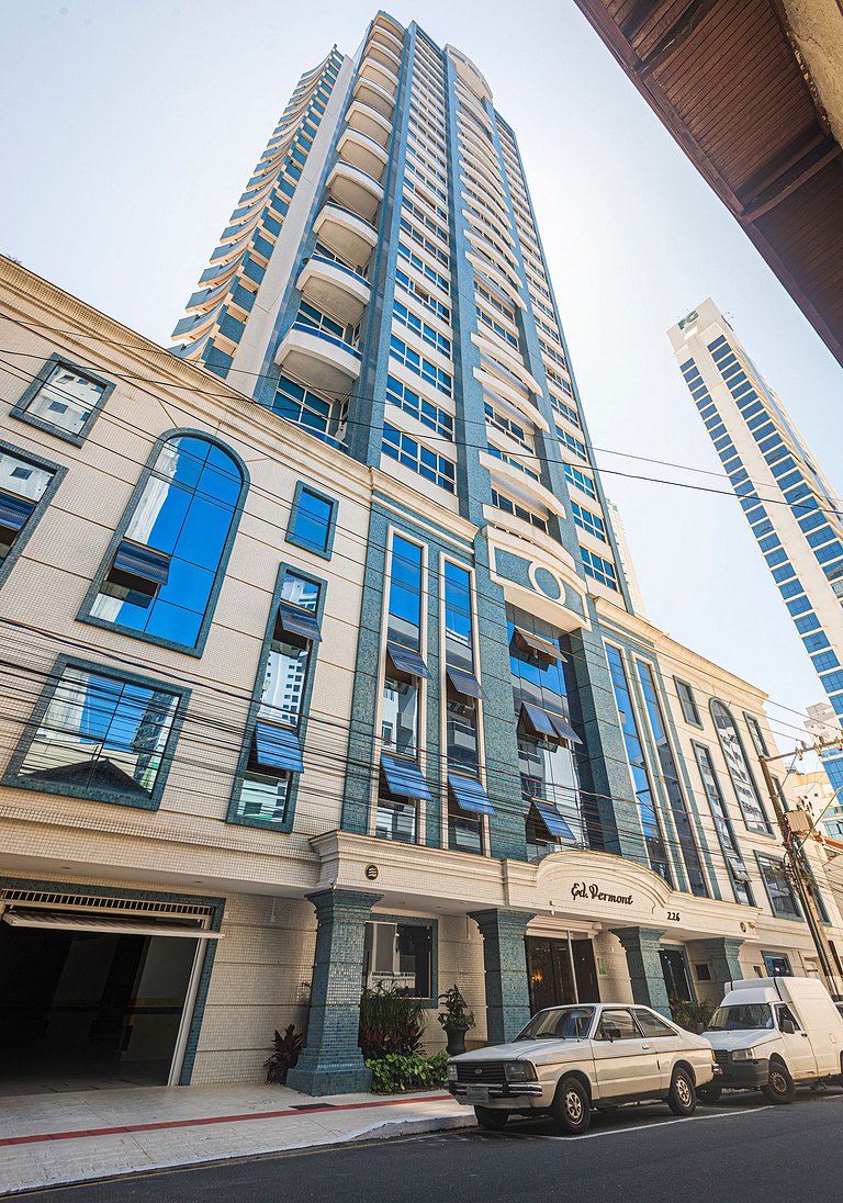 VMNT241-Luxo & Vista: 3 suítes no Edifício Vermont