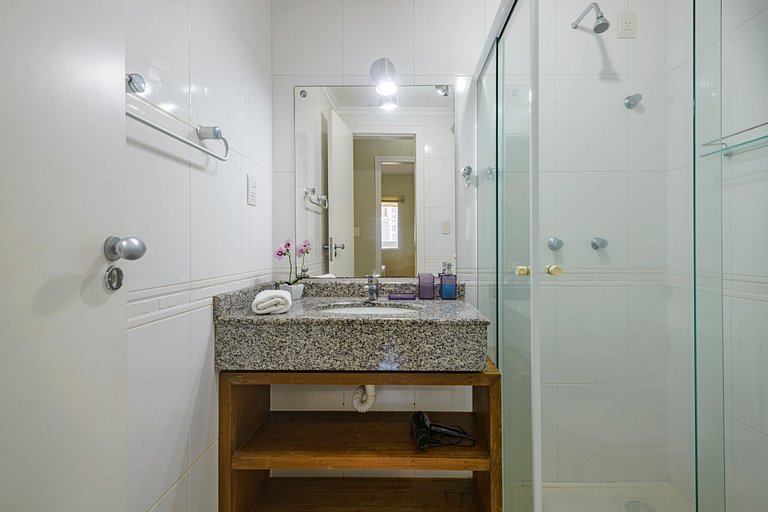 MRBQ022- Ap ao lado da Praia e Roda Gigante 2Q+2WC