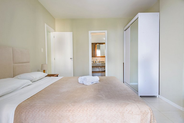 MRBQ022- Ap ao lado da Praia e Roda Gigante 2Q+2WC