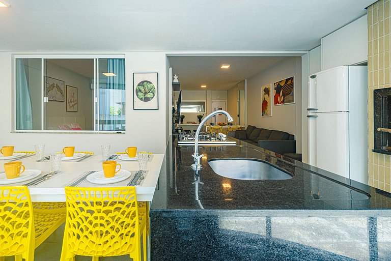 ITNC024- Apê com 4 quartos na Av. Atlântica de BC