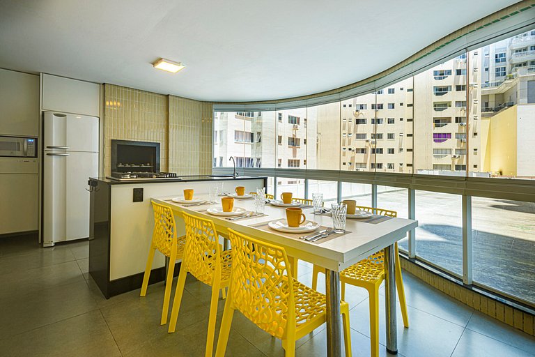 ITNC024- Apê com 4 quartos na Av. Atlântica de BC