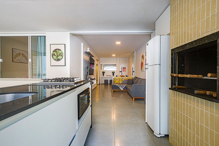 ITNC024- Apê com 4 quartos na Av. Atlântica de BC