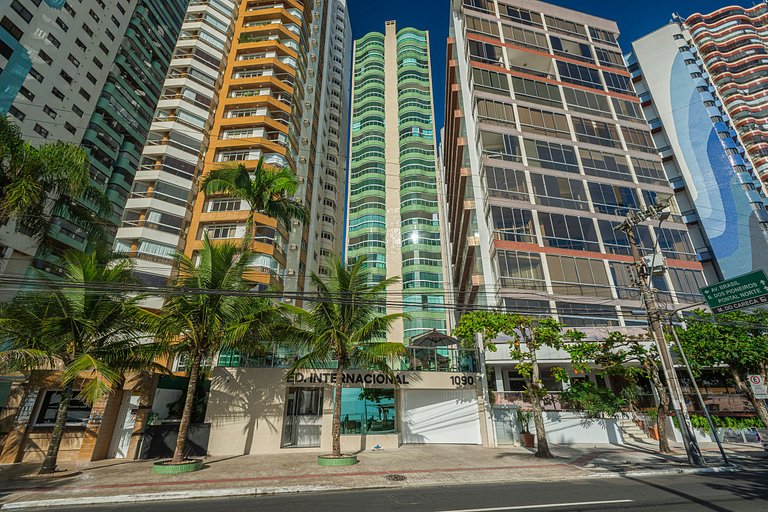 ITNC103 - Av Atlântica! Amplo apê c/ 3 quartos+3WC