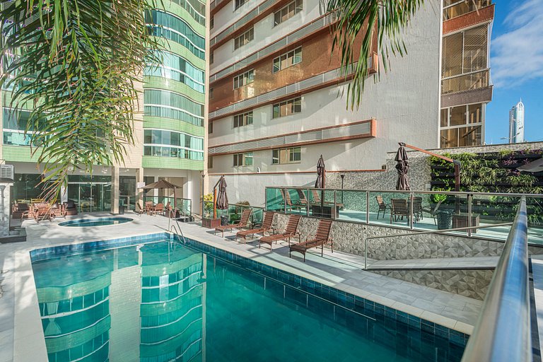 ITNC103 - Av Atlântica! Amplo apê c/ 3 quartos+3WC