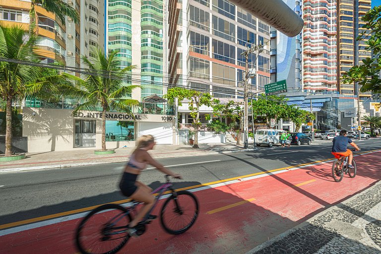 ITNC103 - Av Atlântica! Amplo apê c/ 3 quartos+3WC