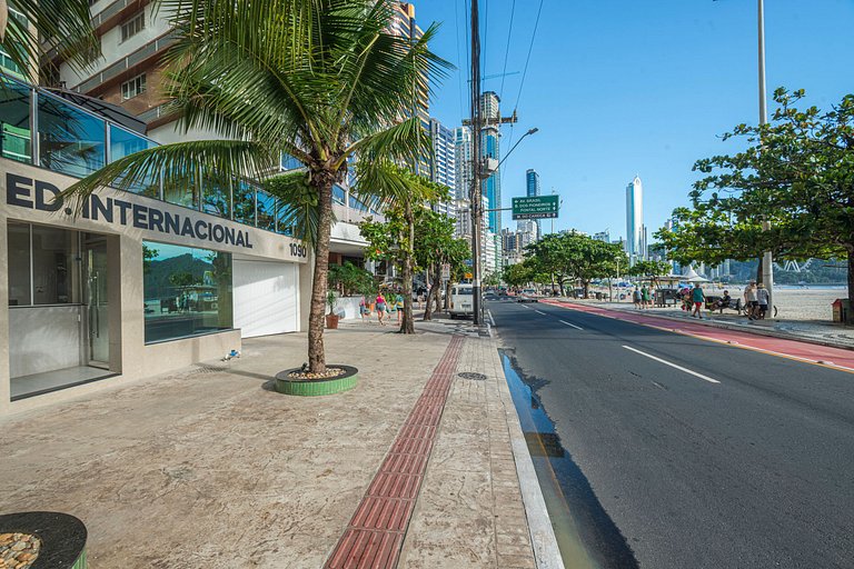 ITNC103 - Av Atlântica! Amplo apê c/ 3 quartos+3WC