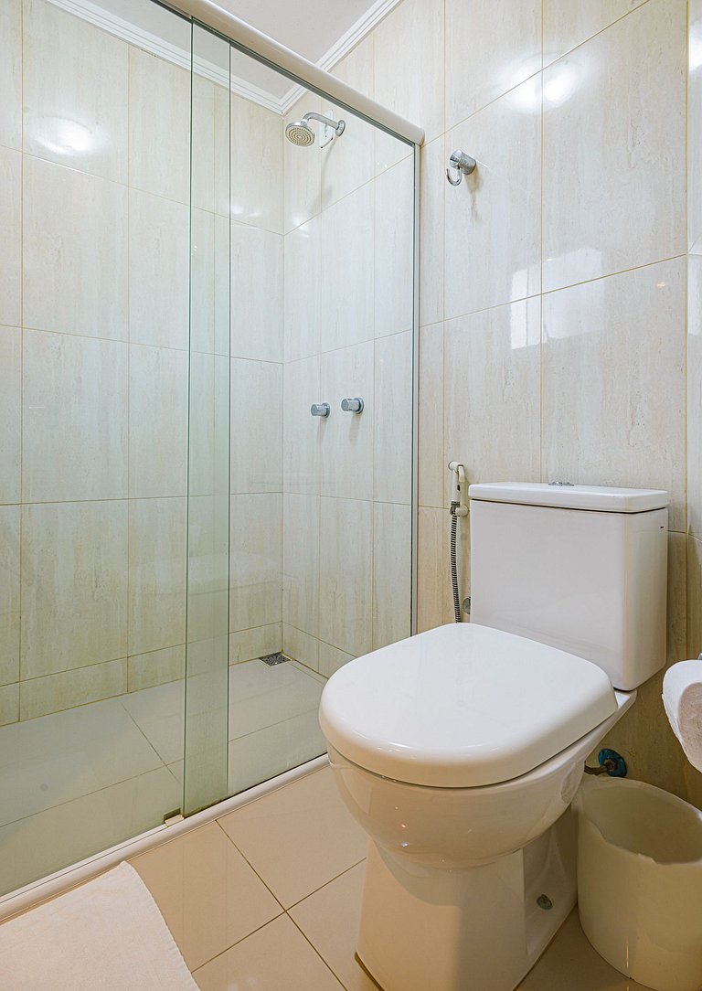 ITNC103 - Av Atlântica! Amplo apê c/ 3 quartos+3WC