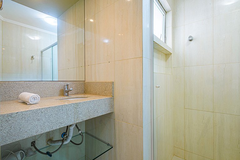 ITNC103 - Av Atlântica! Amplo apê c/ 3 quartos+3WC