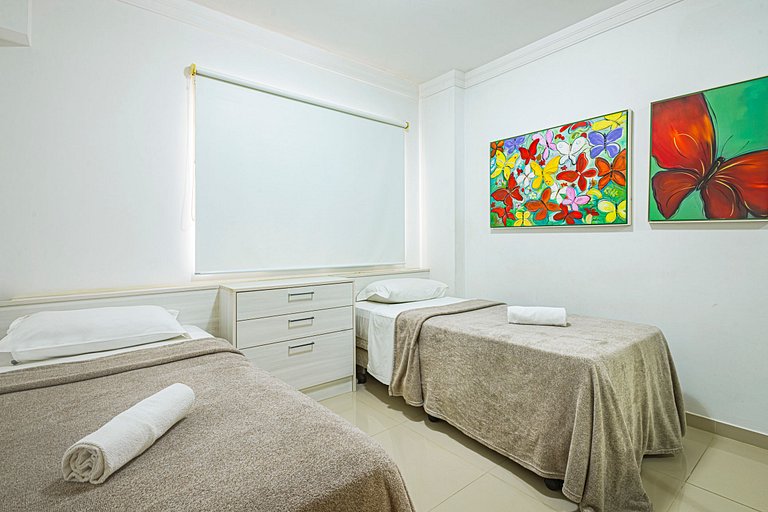 ITNC103 - Av Atlântica! Amplo apê c/ 3 quartos+3WC