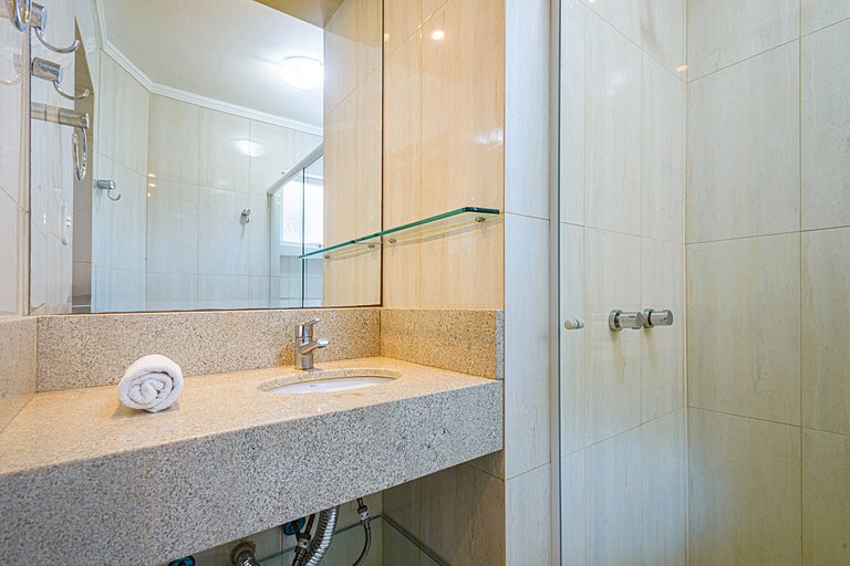 ITNC103 - Av Atlântica! Amplo apê c/ 3 quartos+3WC