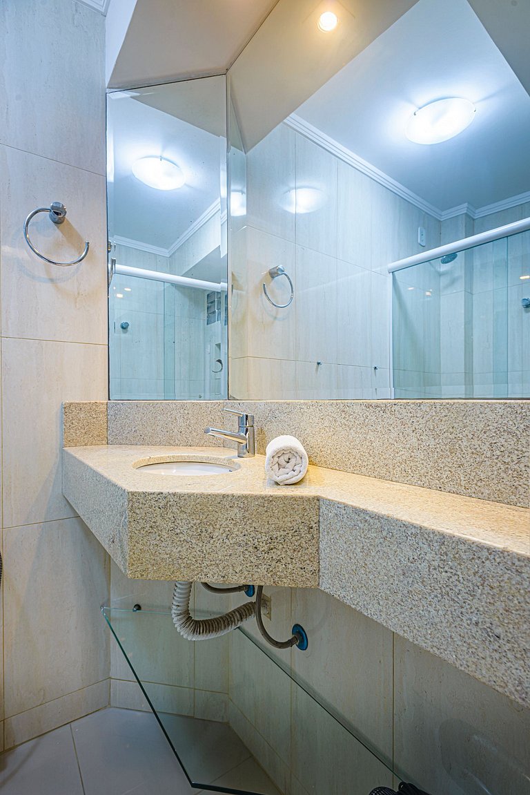 ITNC103 - Av Atlântica! Amplo apê c/ 3 quartos+3WC