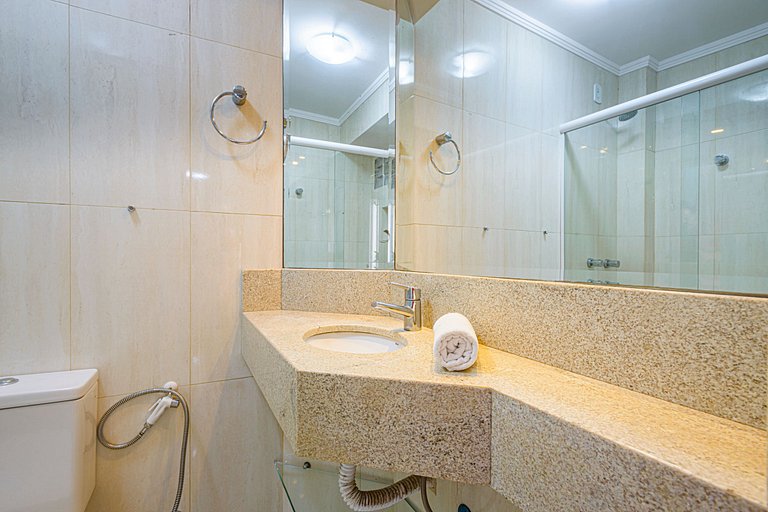 ITNC103 - Av Atlântica! Amplo apê c/ 3 quartos+3WC