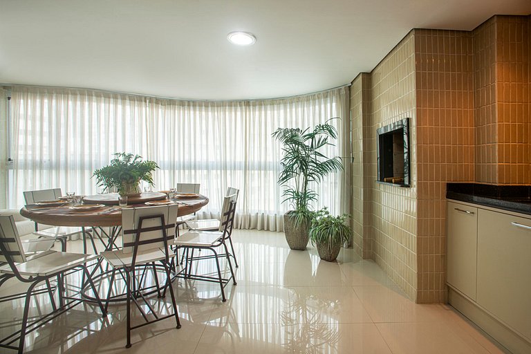 ITNC103 - Av Atlântica! Amplo apê c/ 3 quartos+3WC