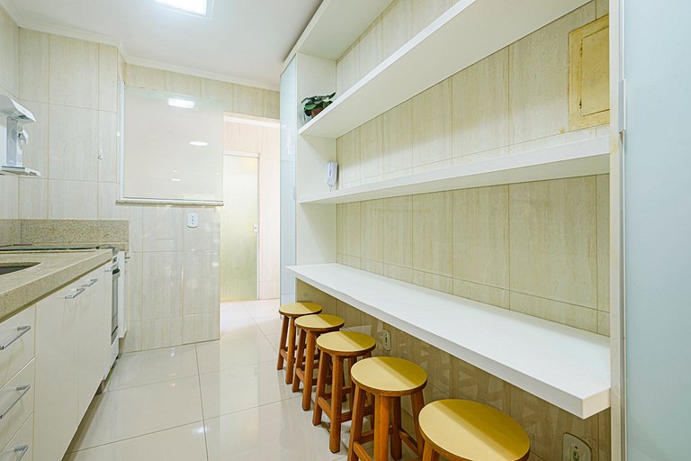 ITNC103 - Av Atlântica! Amplo apê c/ 3 quartos+3WC