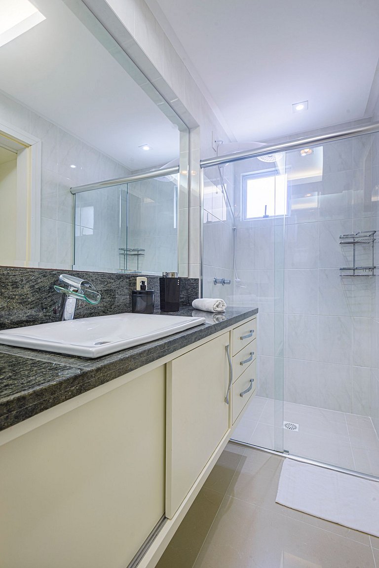 GDTW084 -Conforto no centro c/ 2Q + 2WC + 2 vagas