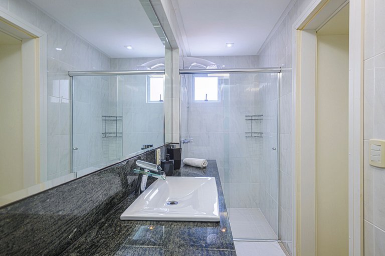 GDTW084 -Conforto no centro c/ 2Q + 2WC + 2 vagas