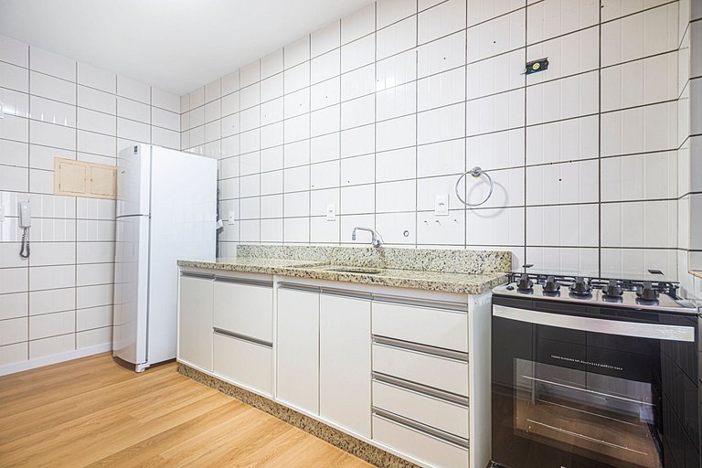 DTTM041 Recém reformado c/ 2Q+2WC no coração de BC