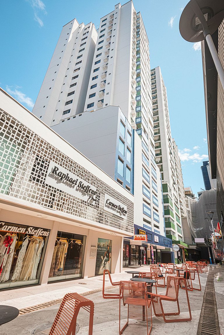 DTTM041 Recém reformado c/ 2Q+2WC no coração de BC