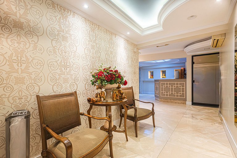 DTTM041 Recém reformado c/ 2Q+2WC no coração de BC