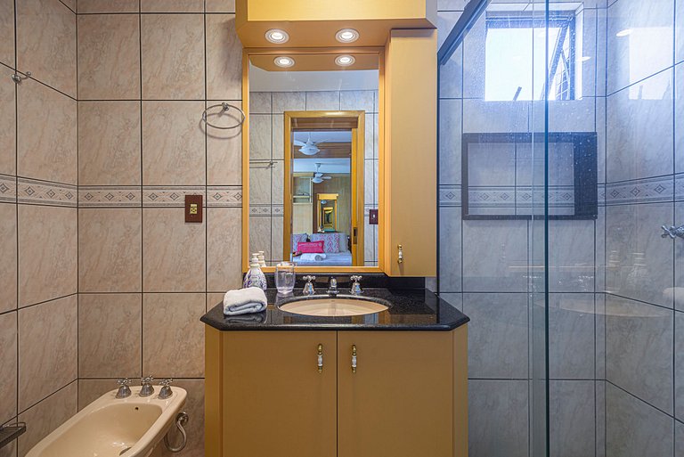 APVL251 Frente mar com vista incrível do 25º andar