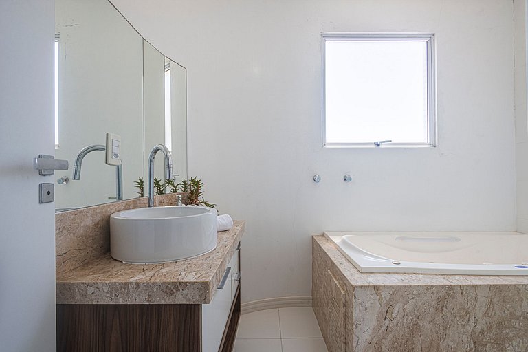 BLOC281- 3 Suítes c/ Lazer + Vista Incrível do 28º