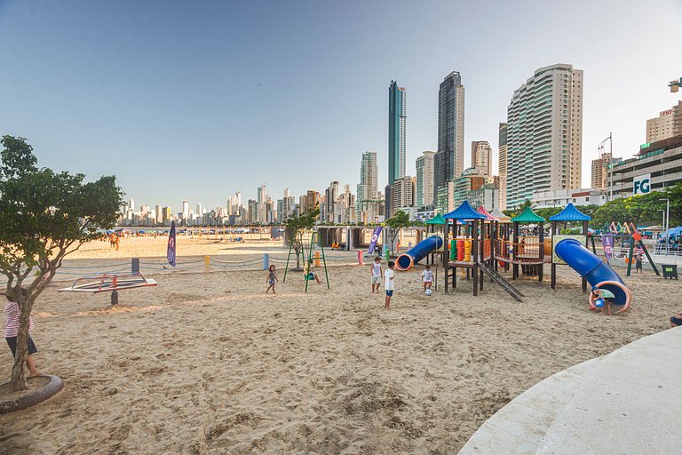 MRNS061 Conforto ao lado Roda Gigante | 3Q+2 vagas