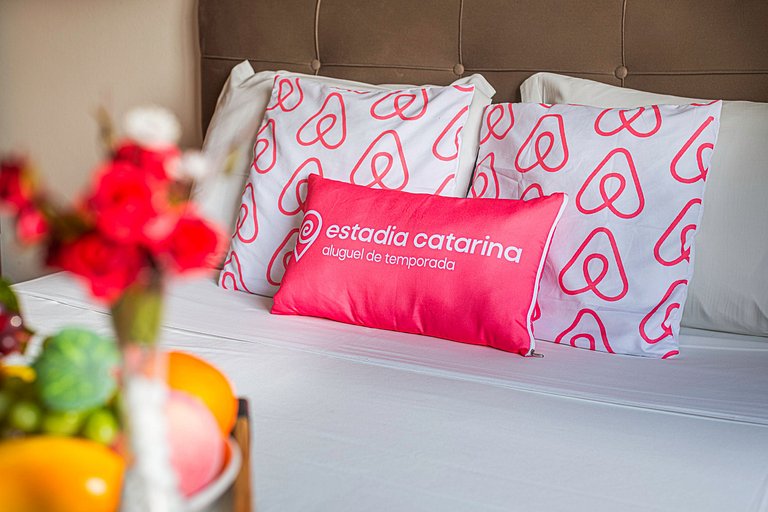 MCGL065 Localização ideal ao lado da praia com 2Q