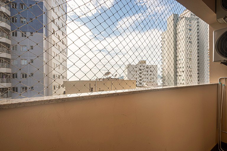 MCGL065 Localização ideal ao lado da praia com 2Q