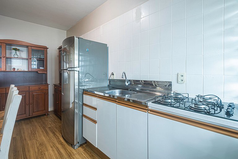 MCGL065 Localização ideal ao lado da praia com 2Q