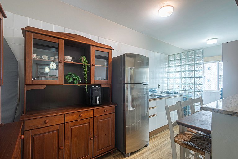 MCGL065 Localização ideal ao lado da praia com 2Q