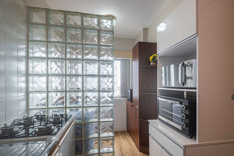 MCGL065 Localização ideal ao lado da praia com 2Q