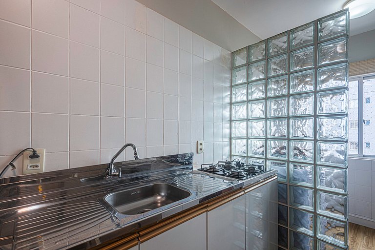 MCGL065 Localização ideal ao lado da praia com 2Q