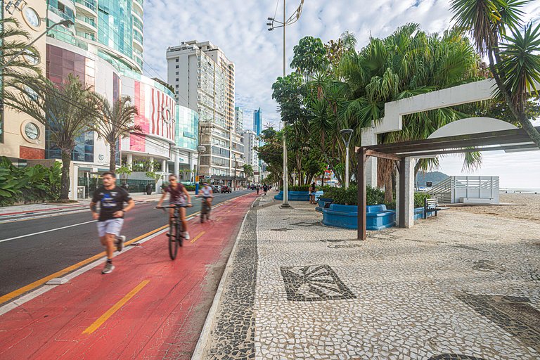 MCGL065 Localização ideal ao lado da praia com 2Q