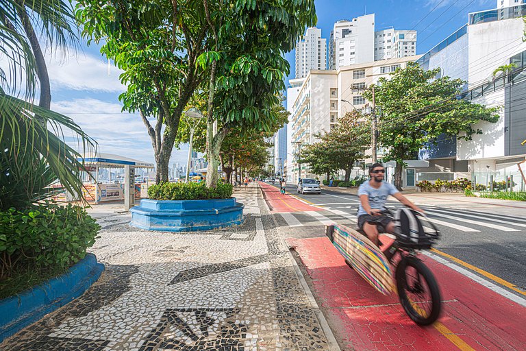 MCGL065 Localização ideal ao lado da praia com 2Q