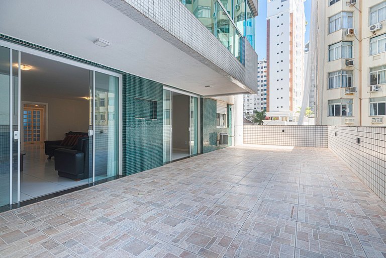 VTRG011 Ap c/ 4Q e áreas externas no coração de BC