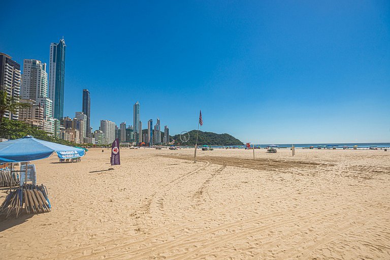 STNA032 Top localização ao lado da praia c/ 3Q+3WC