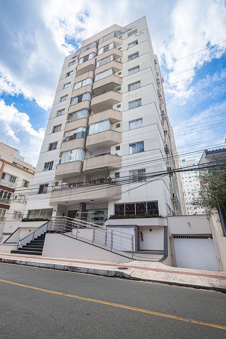 BARU043- Recém Reformado (2025), Localização Ideal
