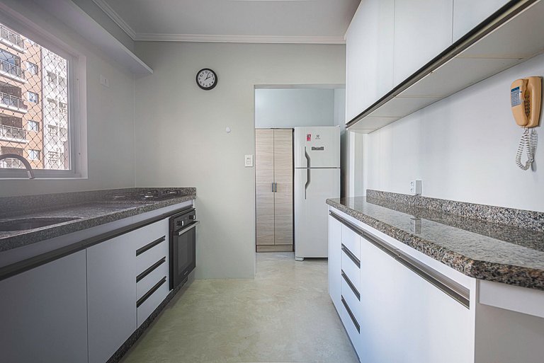 MRCL056 Apê 3 suítes na localização perfeita de BC