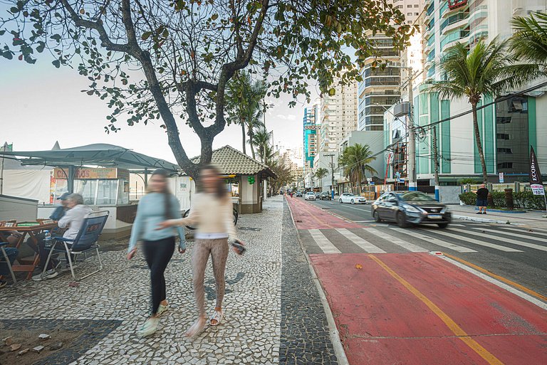 MRCL056 Apê 3 suítes na localização perfeita de BC