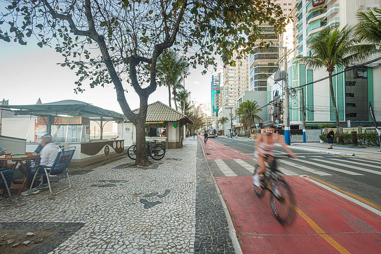 MRCL056 Apê 3 suítes na localização perfeita de BC