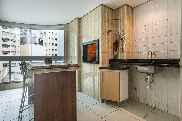 ITNC033 Amplo apê beira-mar com piscina, 3qt + 3WC