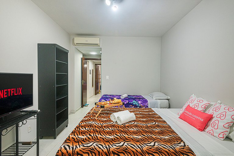 ITNC033 Amplo apê beira-mar com piscina, 3qt + 3WC