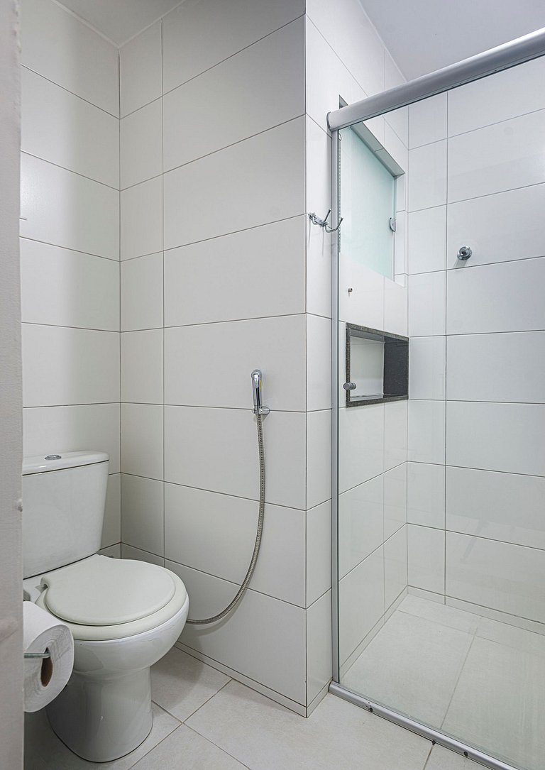 ITNC033 Amplo apê beira-mar com piscina, 3qt + 3WC