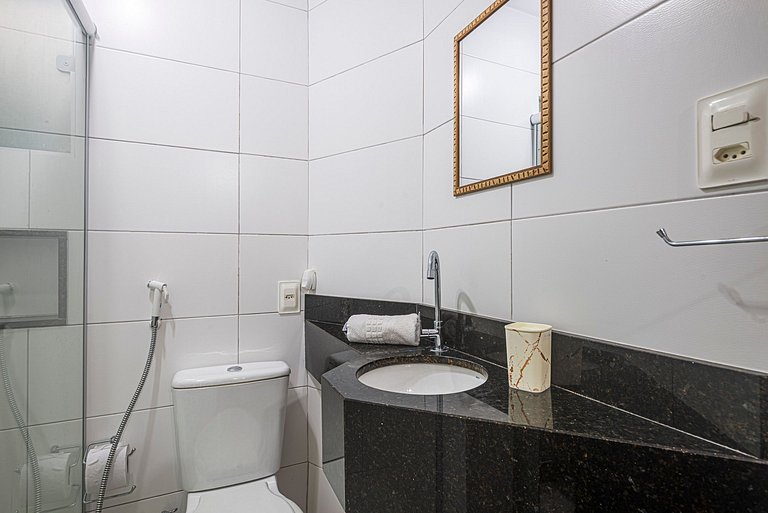 ITNC033 Amplo apê beira-mar com piscina, 3qt + 3WC