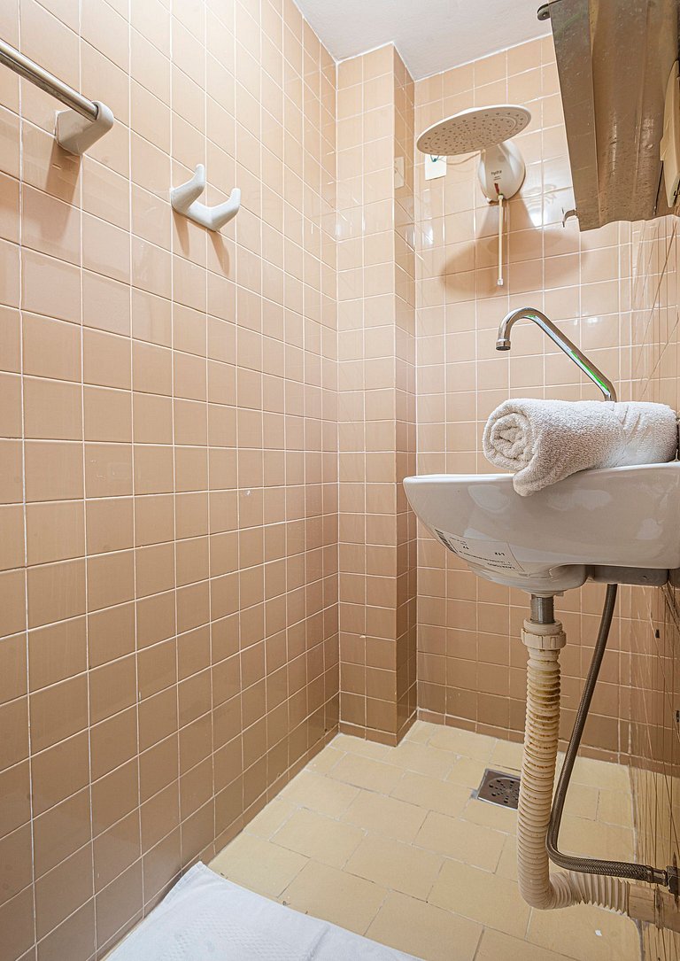 ITNC033 Amplo apê beira-mar com piscina, 3qt + 3WC